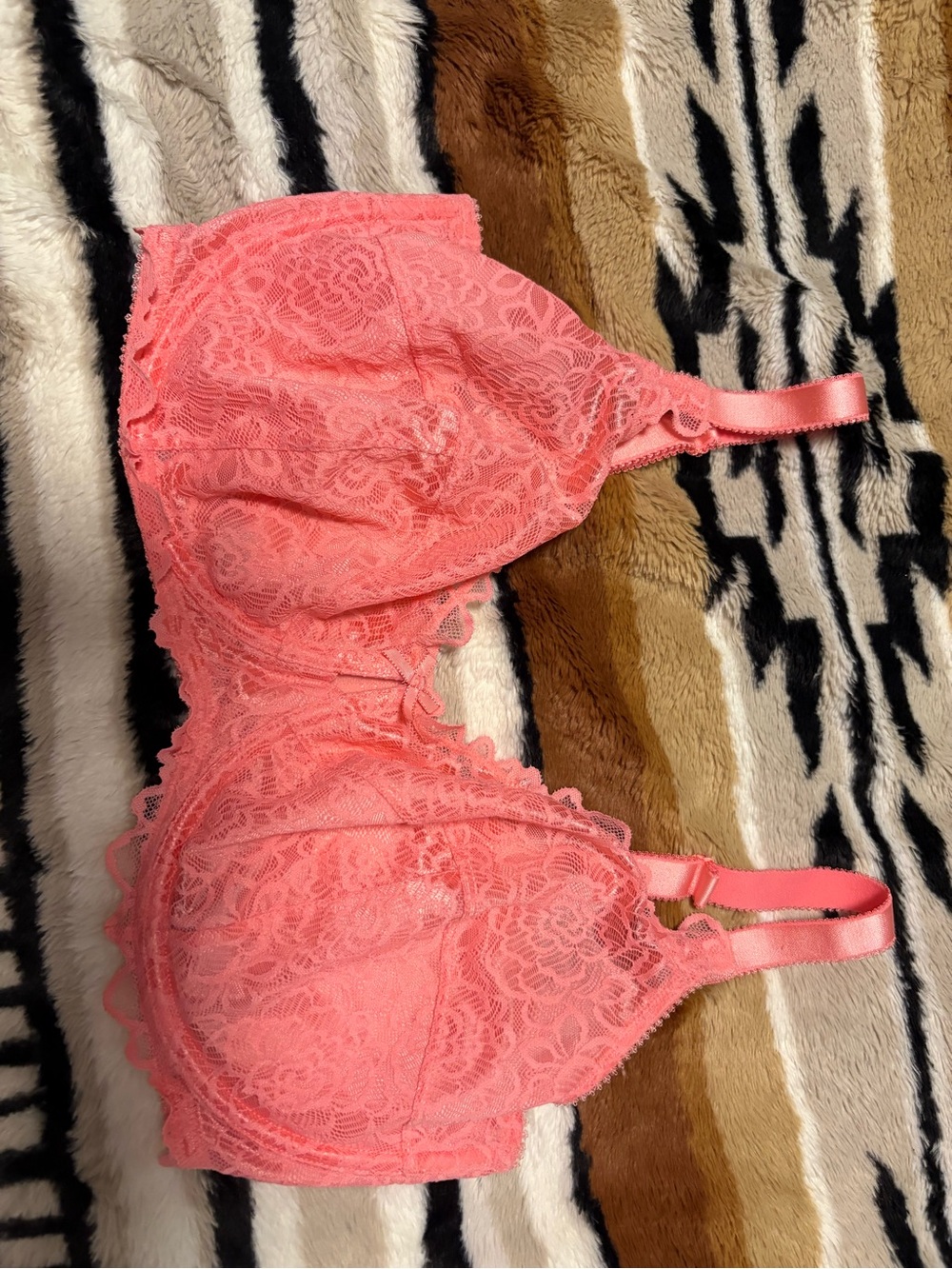 NWOT Penningtons Coral Lace Underwire Bra